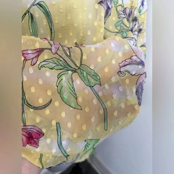 Women’s Small Swiss Dot SHEER Yellow Floral Blouse Keyhole‎ Cottagecore Dainty - Picture 11 of 16